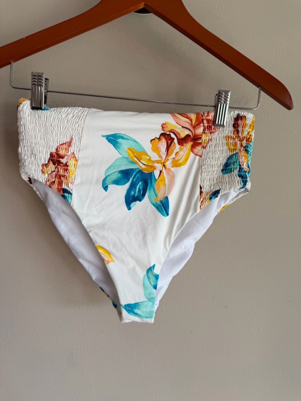 Bar III Womens High Waist Smocked Floral Bikini Bottoms White Multi‎ Small NEW
